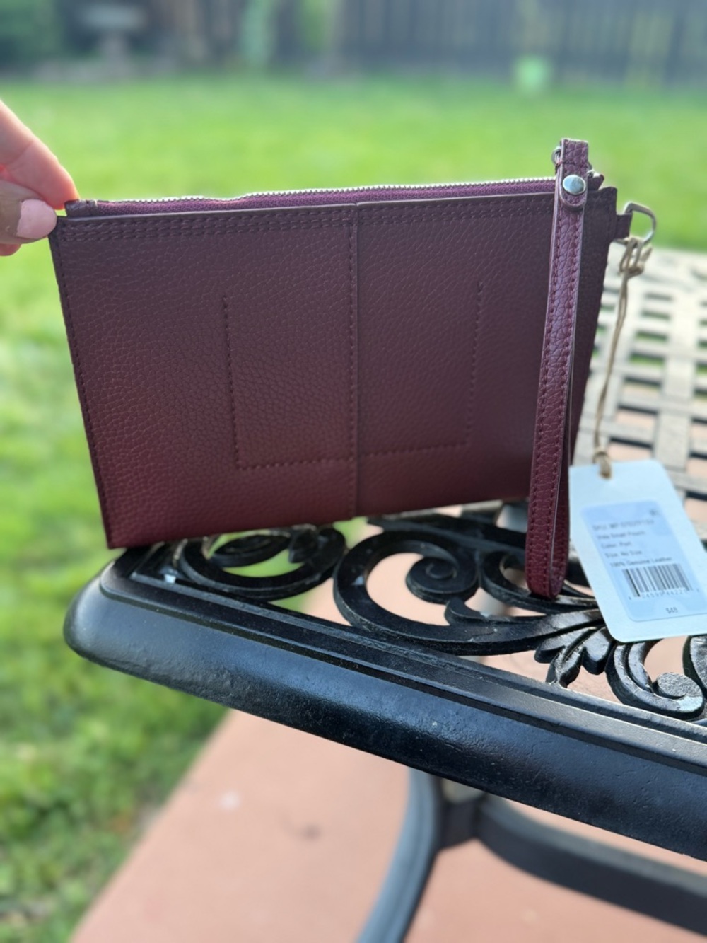 HOBO Burgundy Leather Wristlet Clutch Wallet Pebbled Zip Pouch NWT - Picture 3 of 6